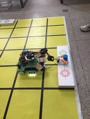 图片包含 桌子, 柜台, 游戏机, 厨房描述已自动生成